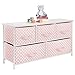 mDesign Kommode aus Stoff mit 5 Schubladen - praktisches Aufbewahrungsregal für Kinderzimmer, Schlafzimmer etc. - hübsche Schubladenkommode - rosa/weiß