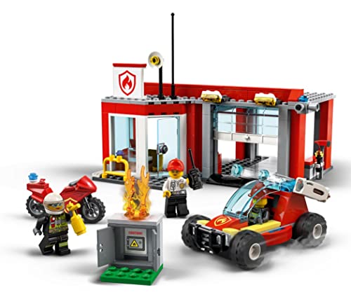 LEGO City 77943 Feuerwehrstation Starterset UK Exklusiv mit 3 Minifiguren 239 Teile ab 9 Jahren – Bild 4