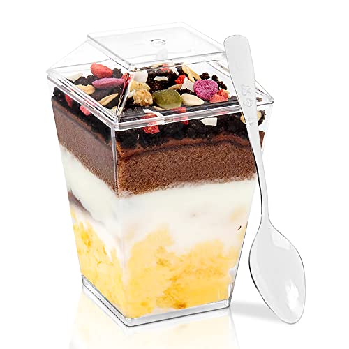 QualiHome - 50 Verrines Plastique Aperitif Réutilisables 110ml & 50 Cuillères et Couvercles - Tasses Transparentes - Coupelle Dessert Durable - Facile à Nettoyer