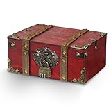 Fabriqué Artisanalement : Ce coffre bois tresor est réalisé à la main, avec des textures naturelles et un éclat rétro, lui conférant un charme classique et nostalgique. De légères variations dues à sa fabrication artisanale rendent chaque pièce unique. Il se ferme pour protéger vos objets précieux de la poussière et s'ouvre pour les exposer facilement – à la fois pratique et esthétique.