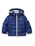 UV Schutz 30+; Fake-Down Padding aus 100% Polyester; abnehmbare Kapuze mit Fleece-Futter und Multicolor-Tape
