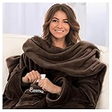 Kuscheldecke XL mit Ärmeln - Bestickt mit Namen oder Wunschtext - extra große Flauschige Ärmeldecke - gemütliche Wohndecke - personalisiertes Geschenk für Männer und Frauen 150 x 240 cm braun