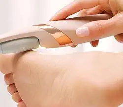 Lixa de Pé Elétrica Profissional Recarregável com 2 Velocidades e Refil Extra | Removedor de Calos Portátil para Pés Lisos, Macios e Renovados em Casa com Resultado de Spa Profissional de Qualidade