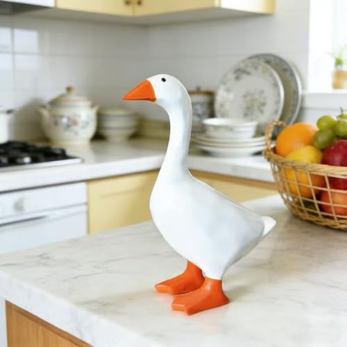 RHXRAF Desk Goose 7 Inches Mini Office Desktop Goose Magnetic Key Holder Cute Office Table Decorations Resin Home Decor Housewarming Gift (Goose-New)