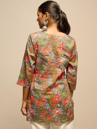 Image of Amazon Brand - Tavasya Women Floral Printed Short Kurti | Casual Wear| V- Neck | 3 /4th Sleeves | Cotton | (Regular Fit) |