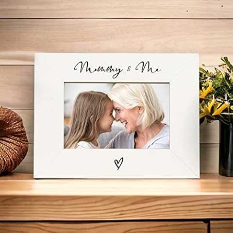 White 6x4 Mummy & Me Heart Frame Cover