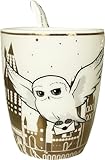 Design inspiré de Poudlard : la tasse et la cuillère mettent en valeur l'écusson de Poudlard ainsi que d'autres détails magiques pour transporter les fans dans le monde des sorciers.