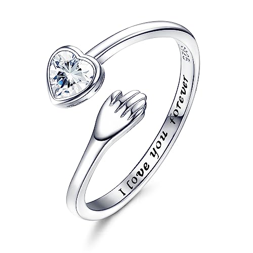 Bague d'amour gravée symbole de tendresse et de réconfort
