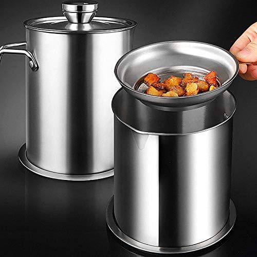 WUWEOT 2 Pack 1.8 L & 1.4 L Bacon Grease Container with Strainer, Stainless Steel Oil Storage Can with Dust-Proof Lid, Easy Grip Handle and Dripproof Tray for Bacon Fat, Kitchen Cooking or Frying Oil