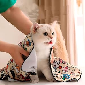 Cat Wrap for Grooming Cat Wrap for Cutting Nails Velcro Fabric for Cats Restraint for Nail Clipping Self-Adherent Anti-Bite Anti-Scratch Anti-Escape Swaddle Burrito Wrap for Nail Trimming (Yellow, L)