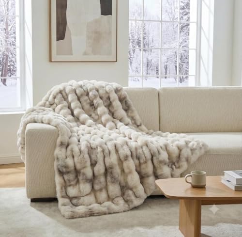 Faux Fur Throw Blanket for Couch, 50"x60" Double-Sided Soft Bubble Blanket