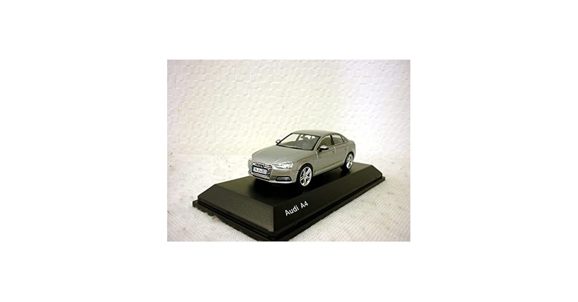 Amazon.co.jp: 現行 アウディ A4 1/43 ミニカー 特注 AUDI