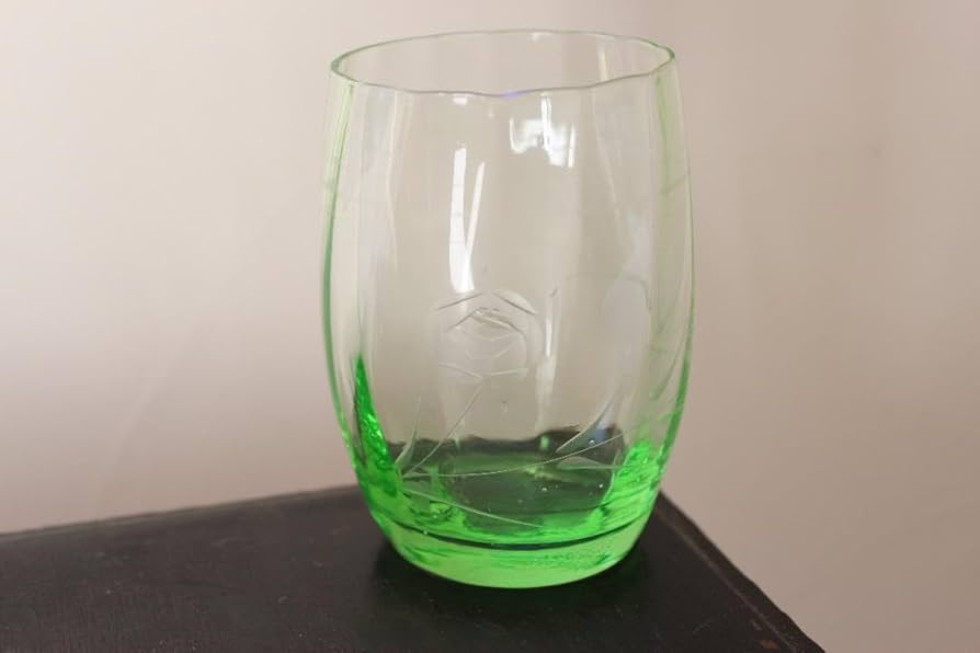 Amazon.co.jp: ウランガラス コップ バラ紋 大正時代 骨董