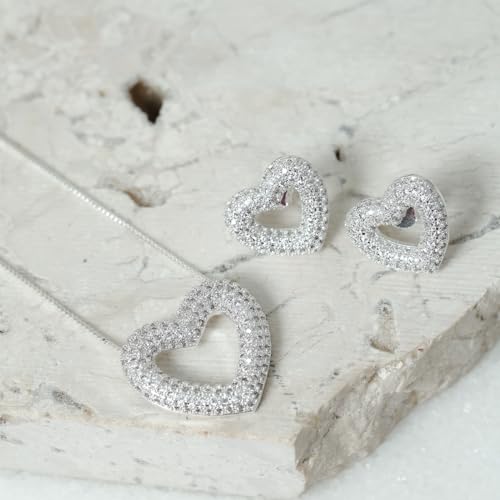Conjunto de Colar e Brincos de Coração Vazado Cravejado de Zircônias folheado em ródio branco