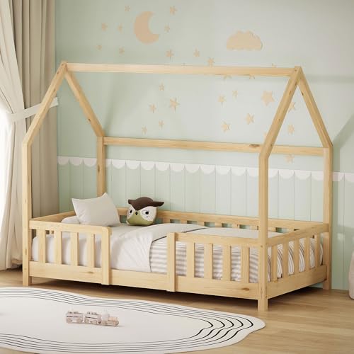 LETTO MONTESSORI - Dà al bambino la massima libertà quando si alza e va a dormire - completa indipendenza. Questo letto in legno per bambini e bambine favorisce lo sviluppo dell'indipendenza e della fiducia in se stessi fin dalla più tenera età. Il letto è una delle tendenze d'arredo più in voga per le camere dei bambini, quando si tratta di creare un'atmosfera infantile, fantasiosa e avventurosa nella cameretta.