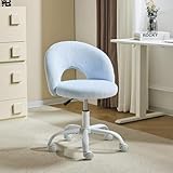 bureau petit ecolier bleu smoby 2. Design Ergonomique : Ce petit fauteuil en peluche et mignonne est une chaise de coiffeuse confortable avec un rembourrage épais. L'assise et le dossier sont remplis d'éponge à haute densité et à rebond élevé. La grande hauteur du dossier offre un bon support lombaire, ce qui vous permet de maintenir une bonne posture pendant de longues périodes d'étude ou de travail, réduisant ainsi le risque de fatigue. C'est le mélange parfait entre esthétique et confort.