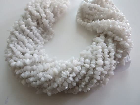 Perles en agate blanche chips créations de colliers bohèmes et bracelets été LKBEADS