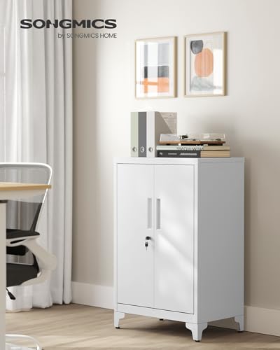 SONGMICS Aktenschrank, Mehrzweckschrank, Büroschrank mit 2 Türen, Schrank abschließbar, Aufbewahrungsschrank aus Stahl, für Arbeitszimmer, Wohnzimmer, mattweiß OMC012W01