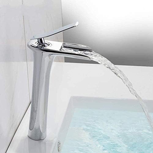Mélangeur de lavabo cascade pour remplacer un vieux robinet d'évier bruyant