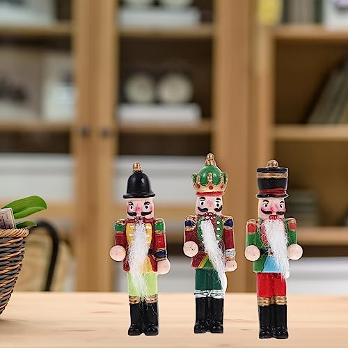 Imanes de resina UPKOCH con acabado artesanal de cascanueces navideños de colección 8