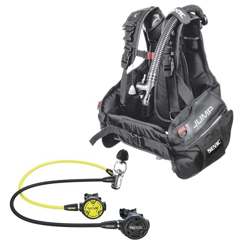 EROGATORE SEAC PX100: primo stadio a pistone semplice in ottone cromato, con 1 uscita di alta pressione e 4 di bassa pressione. Il secondo stadio è robusto e fluido nella mandata d’aria, con leva Dive/Pre-Dive per regolare l’effetto Venturi.