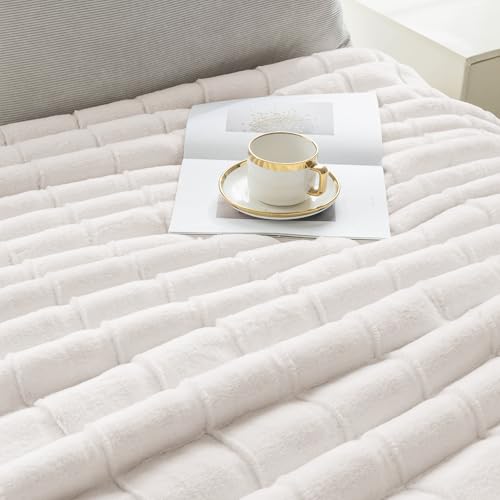 Touchat Faux Fur Throw Blanket, Luxury 1000GSM Ultra Thick Warm Rabbit Blanket for Couch Bed Sofa, 3D Checkered Pattern Soft Winter Heavy Minky Fluffy Blankets for Women Christmas Birthday Gift, White — view 2