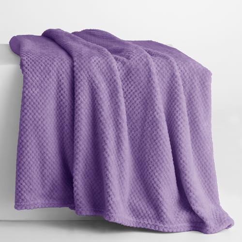 DecoKing Kuscheldecke 70x150 cm violett Decke Microfaser Wohndecke Tagesdecke Fleece weich sanft kuschelig skandinavischer Stil lila Henry