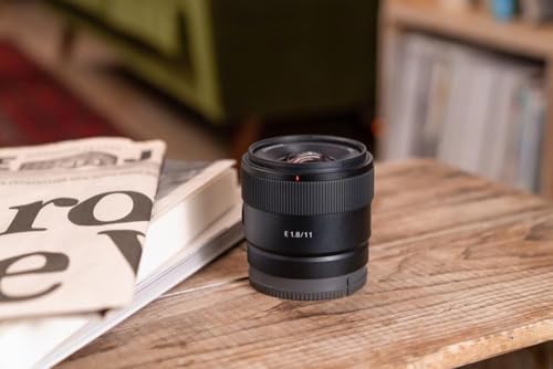 Sony SEL11F18 – 11 mm F1,8 grand-angle APS-C (E-Mount, compact et lumineux, idéal vlogging, paysages & architecture, compatible série A7, ZV-E10 & A6000)