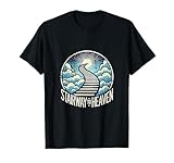 Escalera al cielo: camino espiritual con rayos de sol y nubes Camiseta