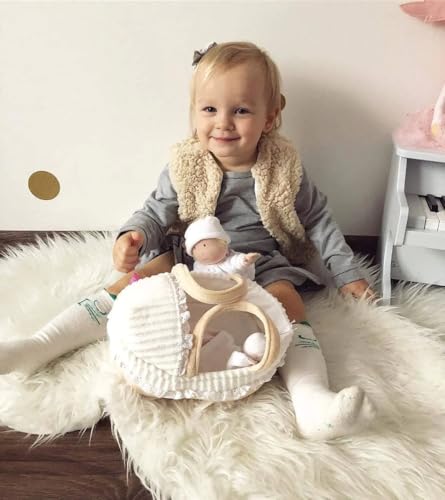 Muñeca suave de bebé con cuna y manta miniatura 2