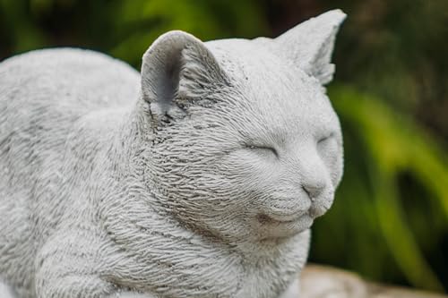 Chat couché en pierre gris D1150 - Décoration extérieure antigel durable