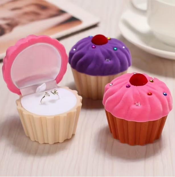 Cute Cake-Shaped Ring Box, Velvet Textured Creative Jewelry Storage Box - Compact Portable Jewelry Organizer, Fun Decoration for Dresser & Desk, Creative Gift for Birthday & Anniversary