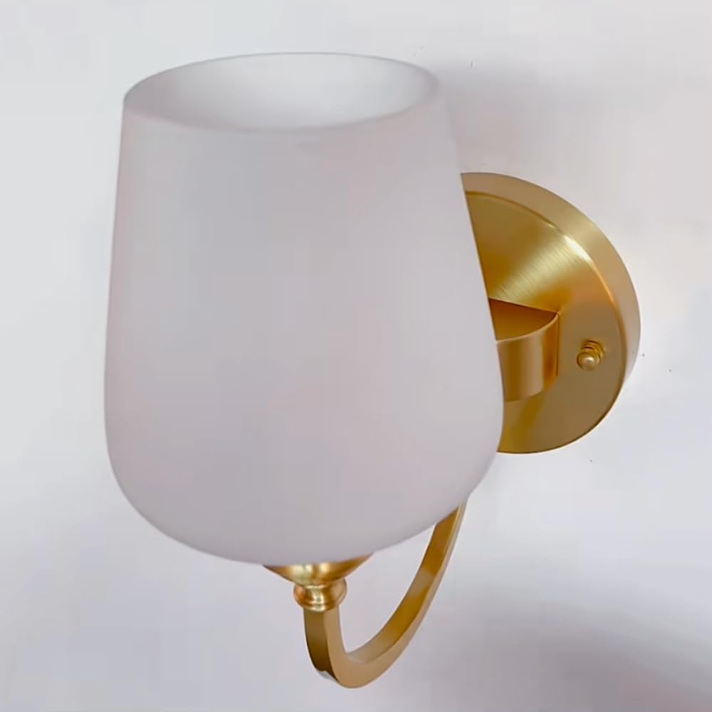 Nowoczesna lampa ścienna z mosiądzu, E27 złota oprawa ścienna do wnętrz, postmodernistyczna miedziana lampa ścienna z białym szklanym kloszem, lampa E27