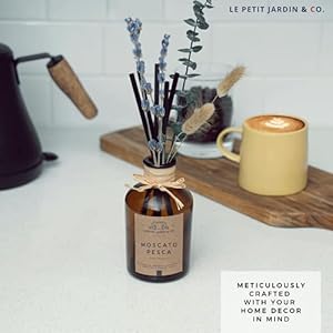 Le Petit Jardin & Co. Real Preserved Dried Flower Reed Diffuser Oil Scented Stick Fragrance Gift Set for Rustic Farmhouse Home Office Desk Bathroom Decor (Peach Moscato, Lavender & Eucalyptus) Le Petit Jardin Co Real Preserved Dried Flower Reed Diffuser Oil Scented Stick Fragrance Gift Set for Rustic Farmhouse Home Office Desk Bathroom Decor Peach Moscato Lavender Eucalyptus
