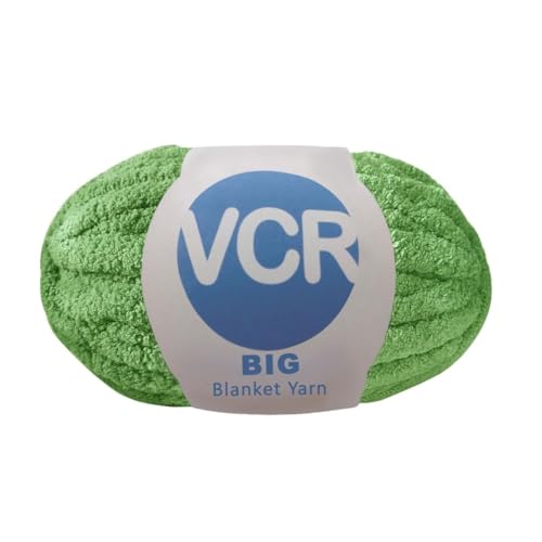 Image of VCR Forest Green Yarn, 200 Grams Big Chunky Hank, 22 Meters Length, Suitable for Knitting Blankets and Pillows, 100% Polyester Yarn Ball for Crochet DIY, Soft Threads, Pack of 1