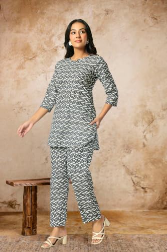 Image of Women's Pure Cotton Printed Night Suit,Top and Relaxed Pajama Set, Stylish Sleepwear
