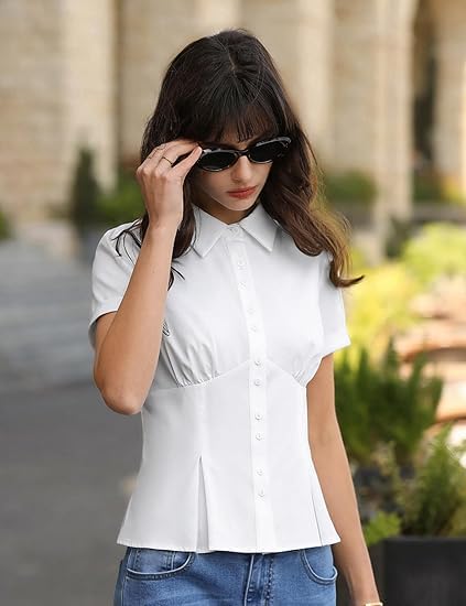 Belle Poque Camicetta da donna a maniche corte con bottoni e volant sul petto, casual, per ufficio