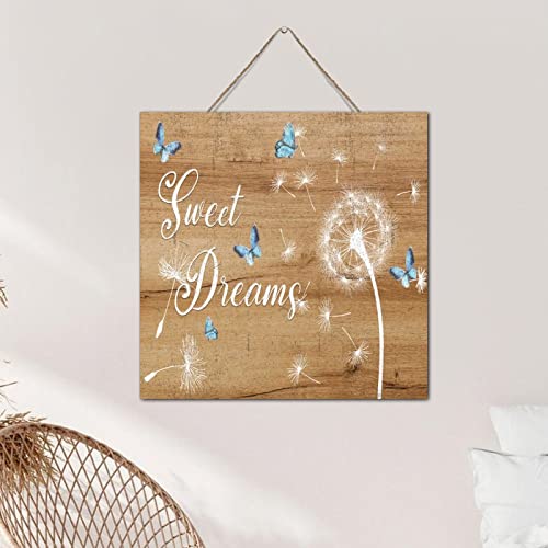 Décoration murale rustique en bois pour embellir un mur blanc de bureau