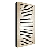 Schallabsorber wand - gebeizt und doppelt lackiert. Die Akustikplatten sind computergefräst, nicht lasergeschnitten, sodass keine Schnitte verbrannt oder verkohlt werden. Das Ganze ist mit einem Akustikstoff bespannt