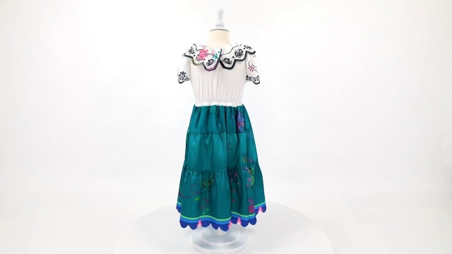 green emerald velvet dress Amazon.com: Disney Encanto Mirabel Dress, Costume for Girls Ages 3 and up,  Outfit Fits Children Sizes 4-6X : Video Games