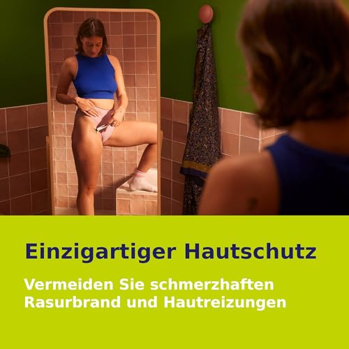 Philips OneBlade Intimate - Elektrischer Intimrasierer und Intimtrimmer für Damen und Herren, mit extra Hautschutz, 2x SkinProtect Klingen, 1x 3-mm-Trimmaufsatz, QP1924/30, Weiß 2