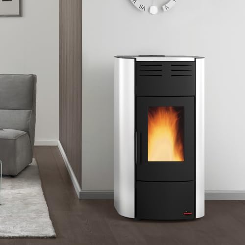 Stufa a pellet ad acqua. Potenza termica dell'acqua 15 kW, potenza termica 3,1 kW. Opt