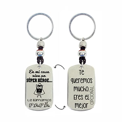Llaveros Día del Padre Personalizables. Fabricados en Zamak Baño Plata y Cuero Español. Regalo Día del Padre. (En mi casa vive un Superhéroe(Capa))