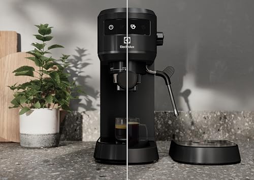 Electrolux Explore 6 Macchina per Caffè Espresso e Cappuccino E6EC1-6BST, 2 tazze, tecnologia ThermoBlock, set filtro 2-1 incluso, Caffè in Polvere e Cialde E.S.E., colore nero - Immagine 2