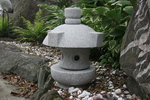 Amazon.co.jp: 岬灯篭(1尺)(御影石) 灯篭のことなら当店におまかせ