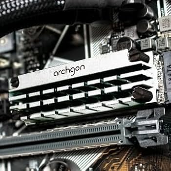 Disipador De Calor Archgon Para SSD M.2 2280 NVMe/SATA - Refrigeración Pasiva En Aluminio - Incluye Almohadillas Térmicas