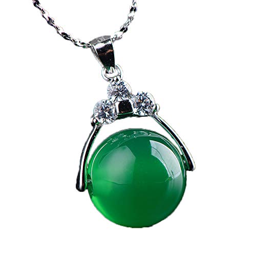 Perles porte-bonheur en pendentif calcédoine, le cadeau symbolique parfait