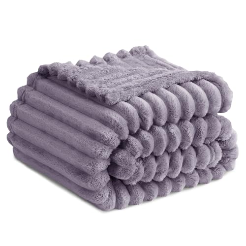 RUIKASI Kuscheldecke Flauschig Decke Lila - 150x200cm Fleecedecke Sofadecke Couchdecke für Wohnzimmer Deko Tagesdecke Blanket… – Ansicht 1