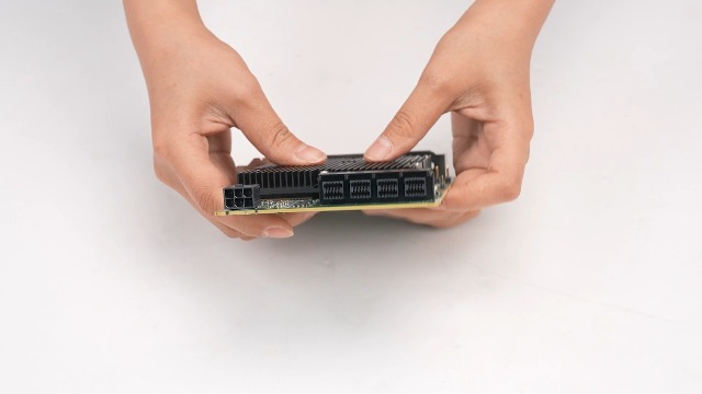 LSI 9300-16i 16-port PCI-E 3.0 12Gb IT Mode HBA Host Bus Adapter