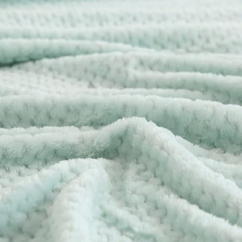 Image of LINEAR Microfiber Hand Towel /Highly Absorbent Hand Towels for Bathroom /Soft Hand Microfiber Face Towel /Towel for Men, Women,Gym (SIZE-75x35) (Green)